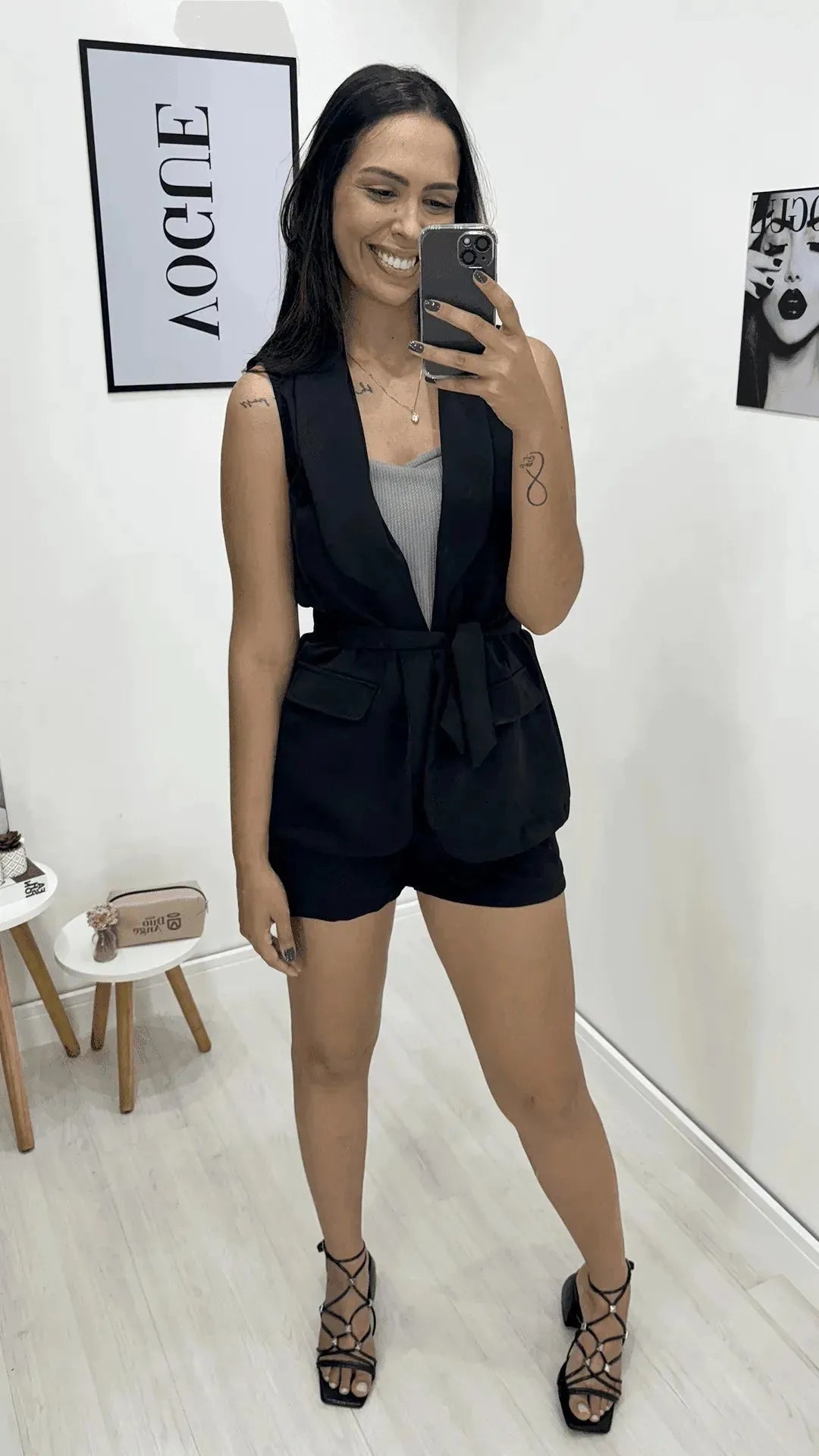Conjunto colete e shorts, Bege, feito com tecido Linho, disponível na DuoAnge Store em Umuarama