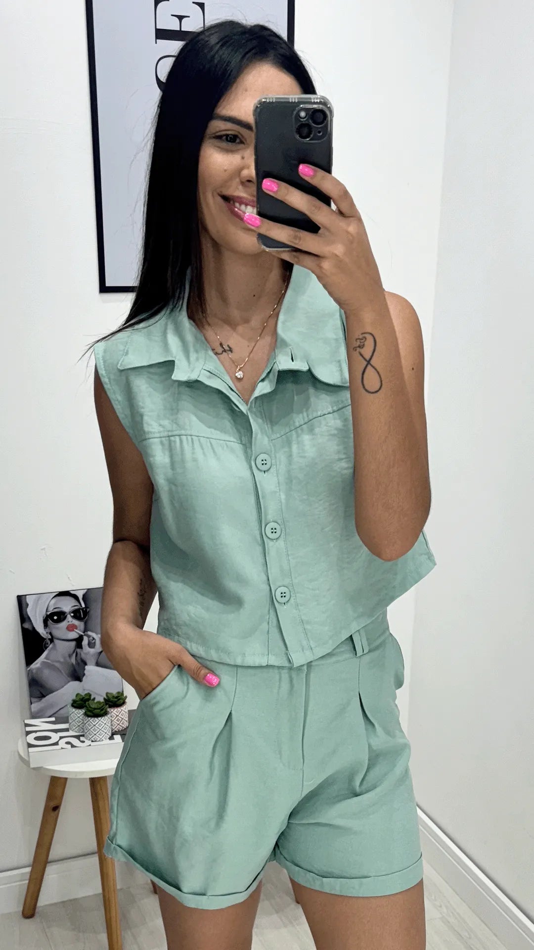 Conjunto colete e shorts, Verde água, feito com tecido Sensoriale, disponível na DuoAnge Store em Umuarama