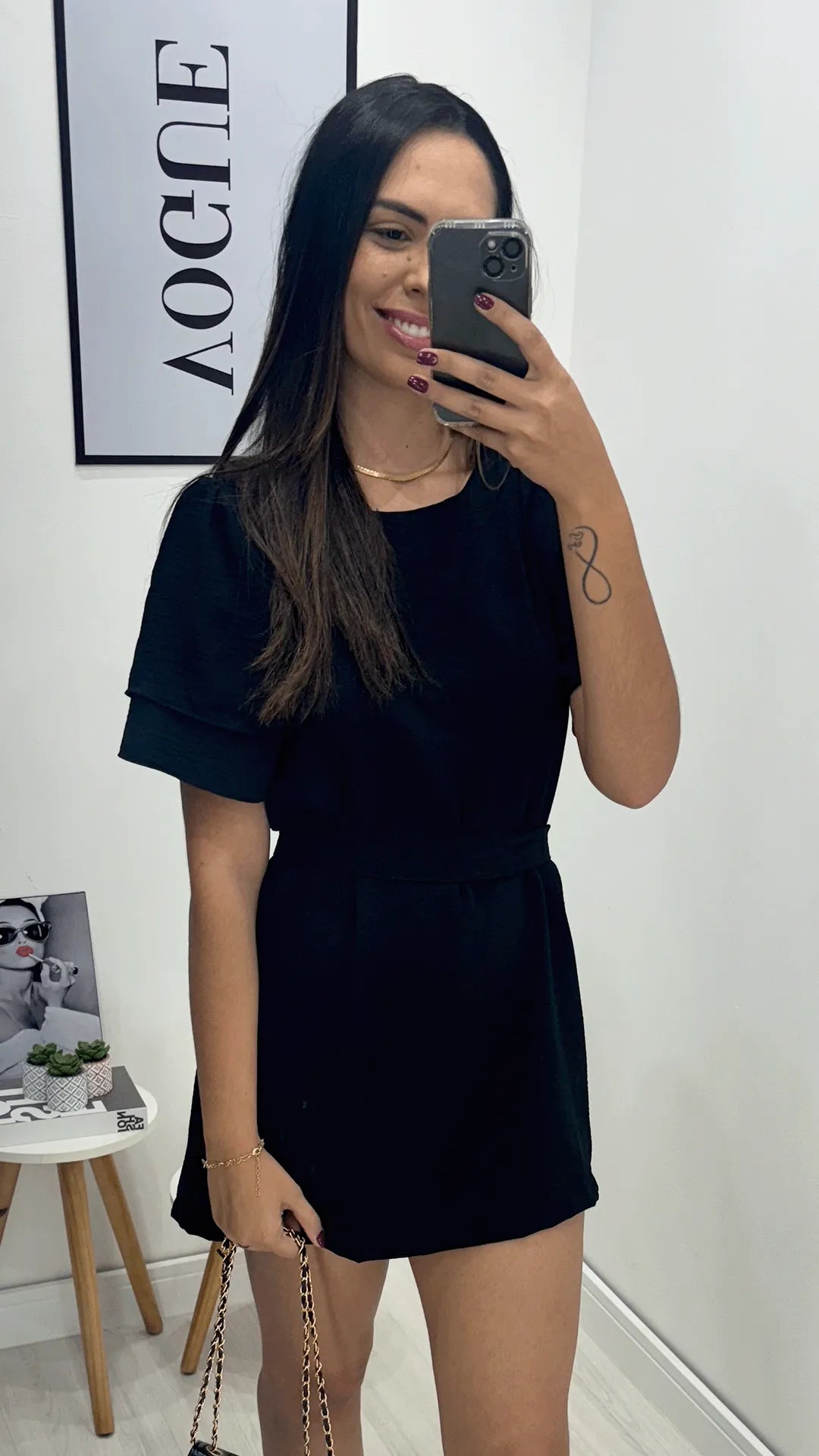Macaquinho crepe, Preto, feito com tecido Crepe duna, disponível na DuoAnge Store em Umuarama